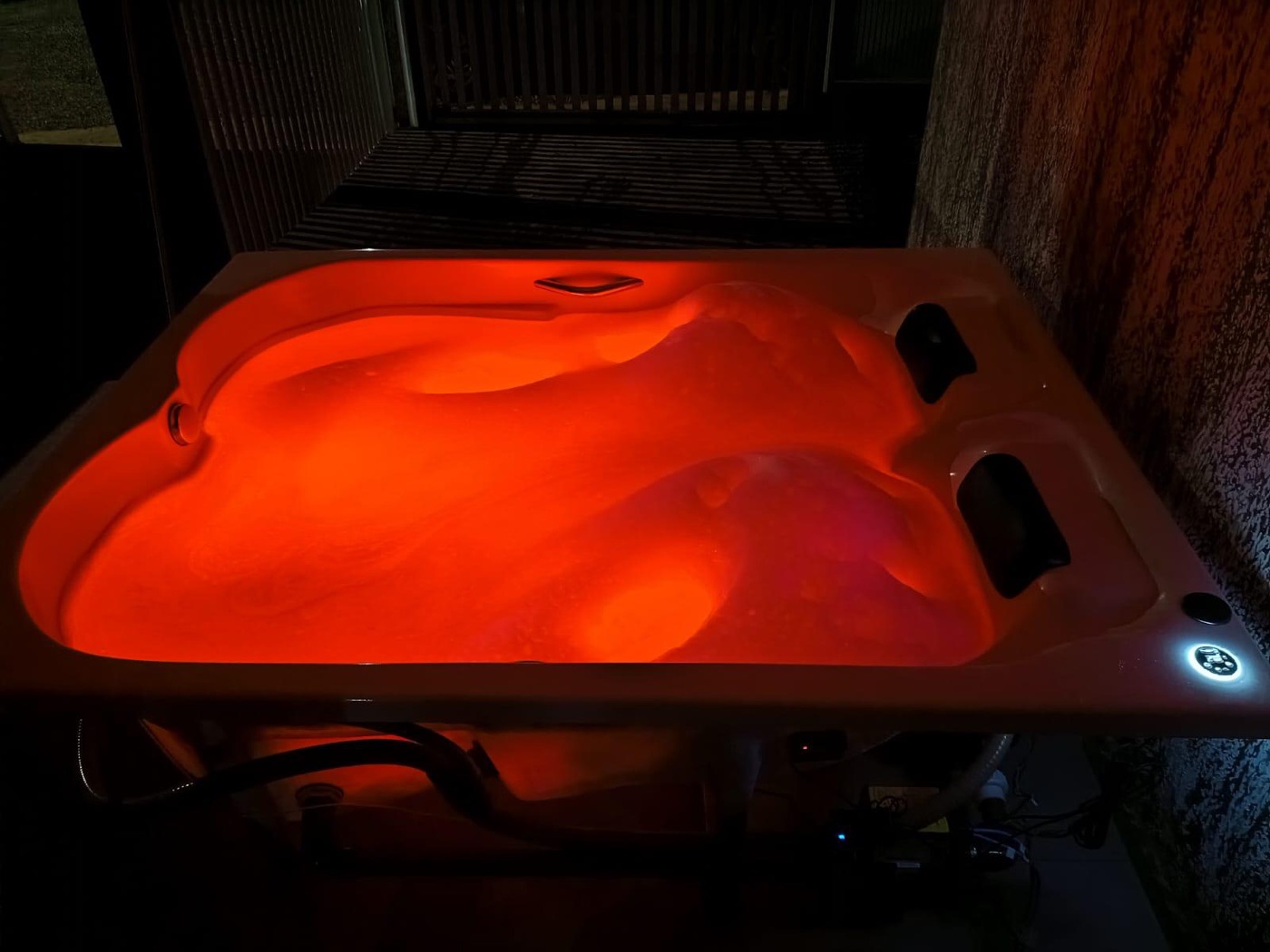 Spa aceso com LED laranja